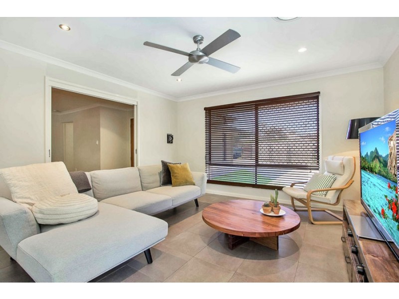 8 Layt Court, Landsborough QLD 4550