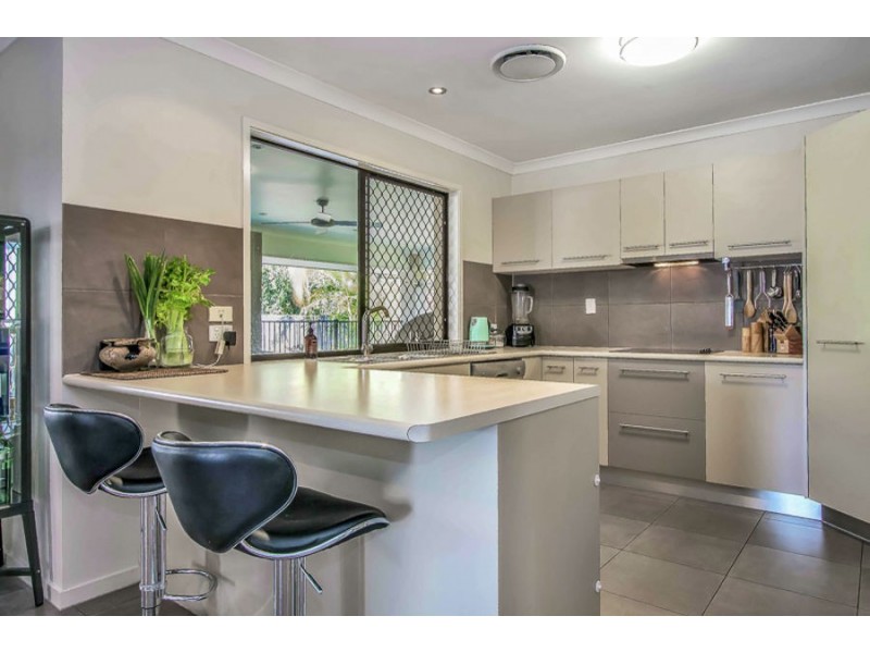 8 Layt Court, Landsborough QLD 4550