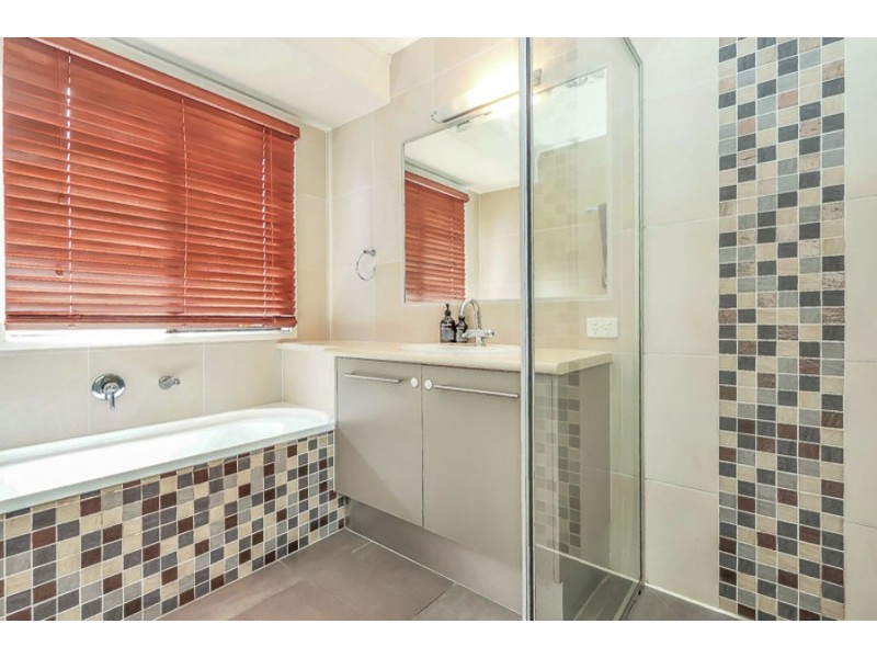 8 Layt Court, Landsborough QLD 4550