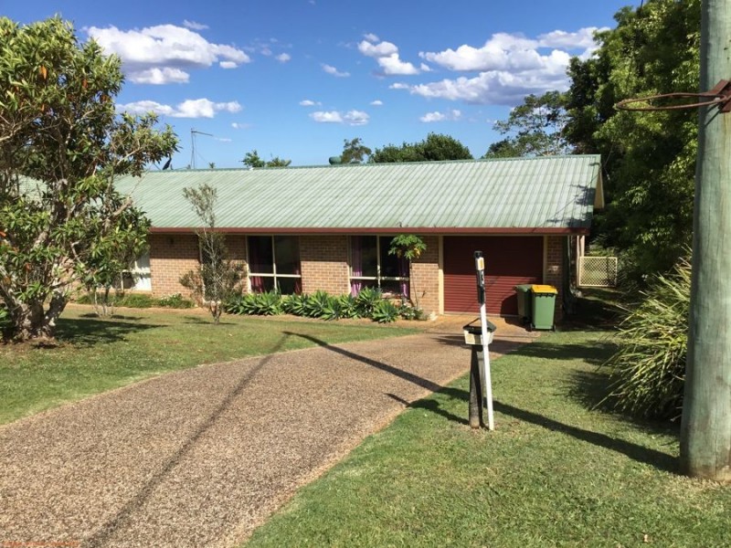 38 Palm Street, Maleny QLD 4552