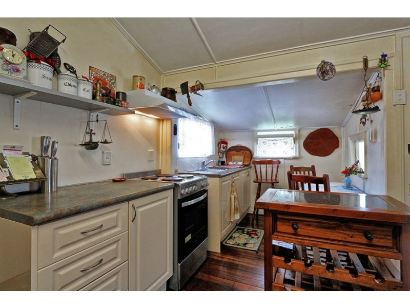 8 Railway Street, Landsborough QLD 4550