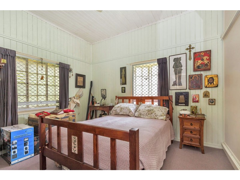 8 Railway Street, Landsborough QLD 4550