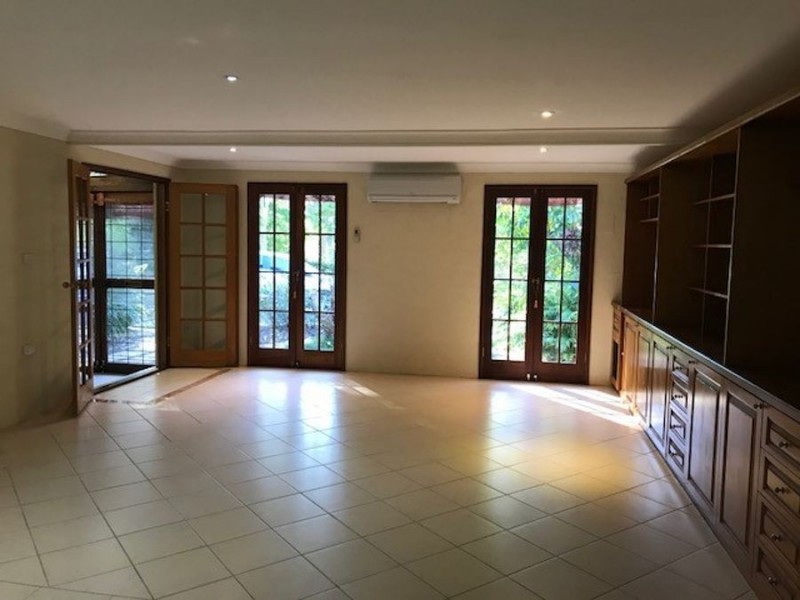 6 Burgess Street, Glass House Mountains QLD 4518