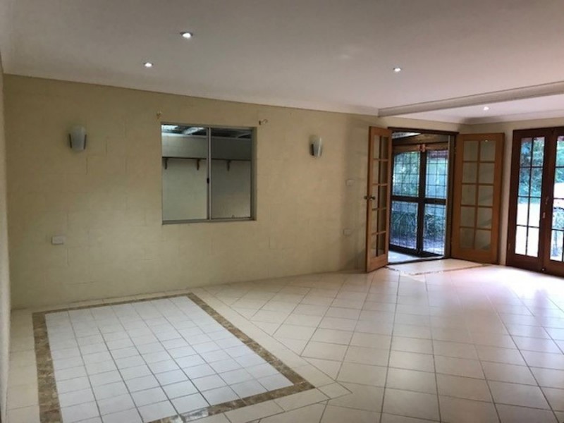 6 Burgess Street, Glass House Mountains QLD 4518