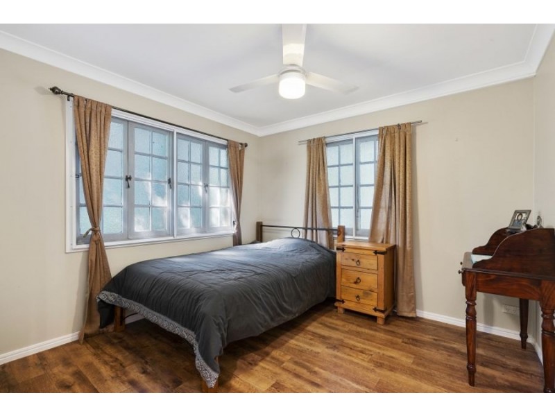 77 Calderwood Road, Landsborough QLD 4550