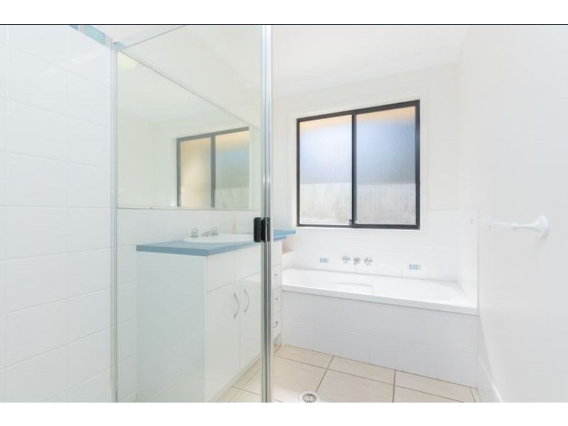 9 Olivia Court, Landsborough QLD 4550