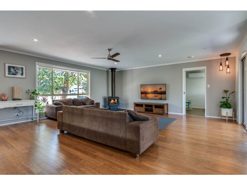 23 Redwood Court, Landsborough QLD 4550