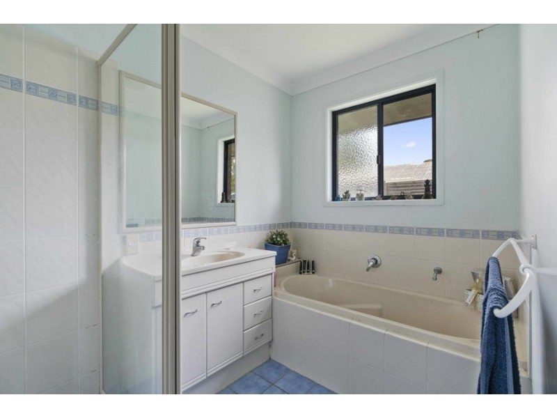 11 Cunningham Avenue, Landsborough QLD 4550