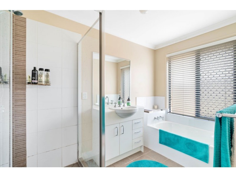 25 White Gums Street, Landsborough QLD 4550