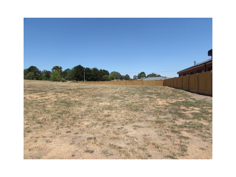 2-9 Roalies Place, Campbells Creek VIC 3451