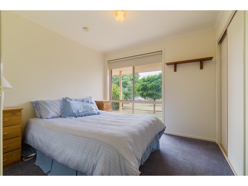 16 Eleanor Drive, Campbells Creek VIC 3451