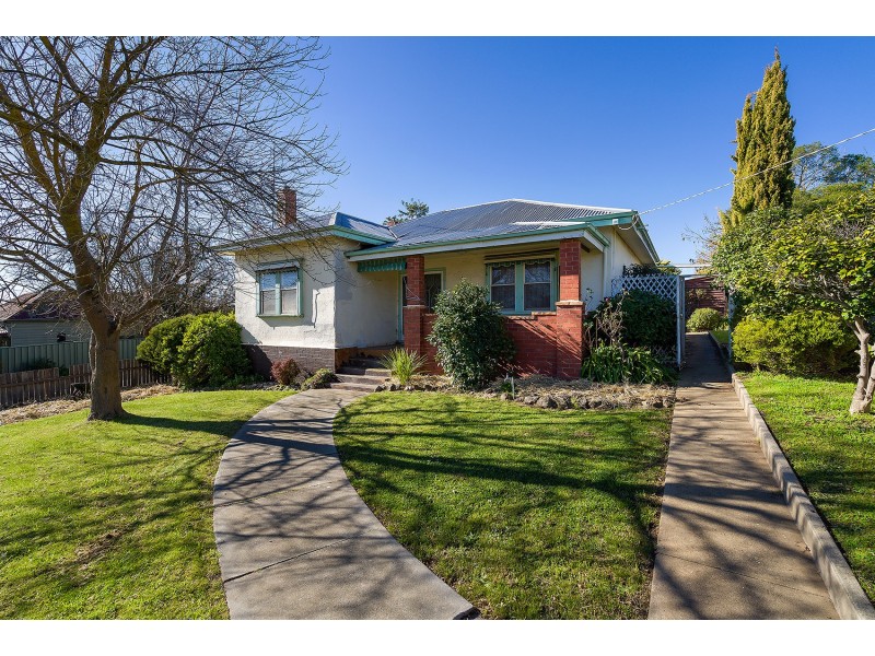 4 Maclise Street, Castlemaine VIC 3450
