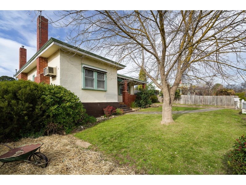 4 Maclise Street, Castlemaine VIC 3450