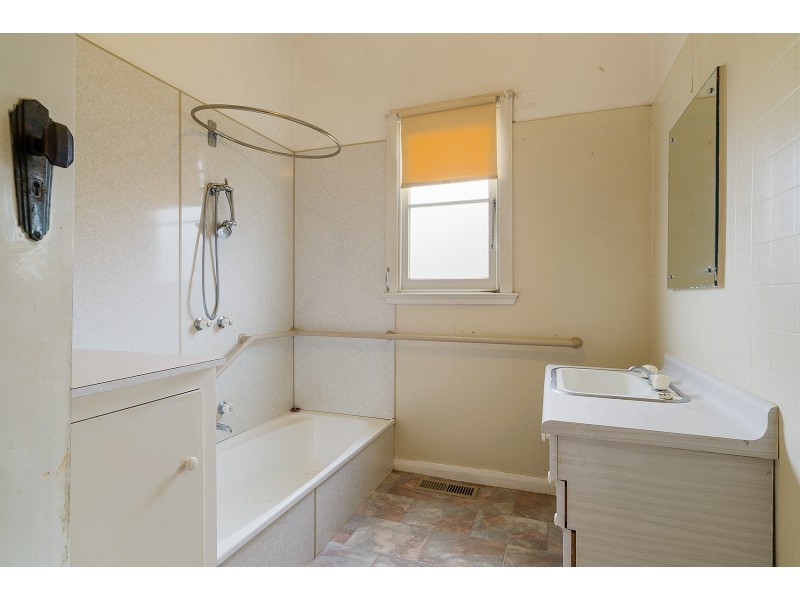 4 Maclise Street, Castlemaine VIC 3450