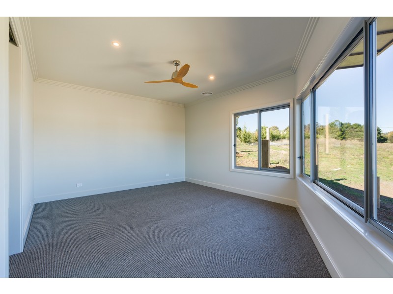 4 Roalies Place, Campbells Creek VIC 3451