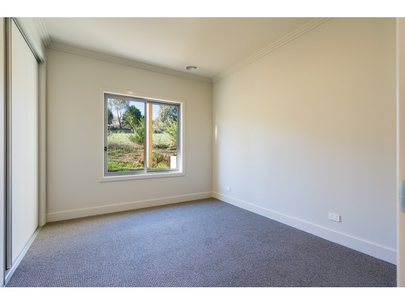 4 Roalies Place, Campbells Creek VIC 3451