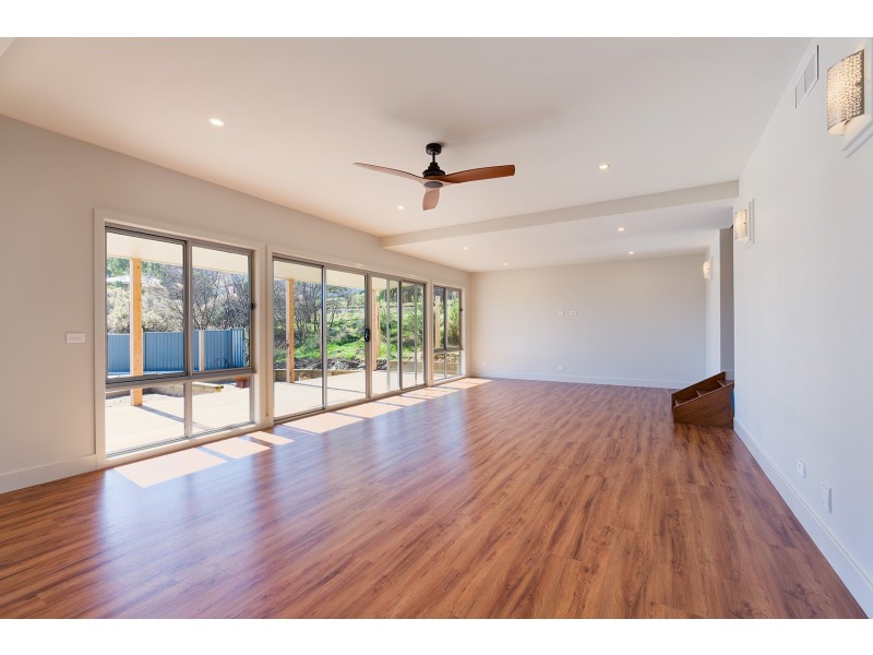 4 Roalies Place, Campbells Creek VIC 3451