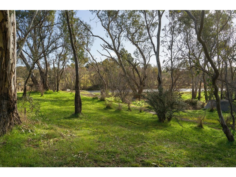 142 Victoria Street, Harcourt VIC 3453