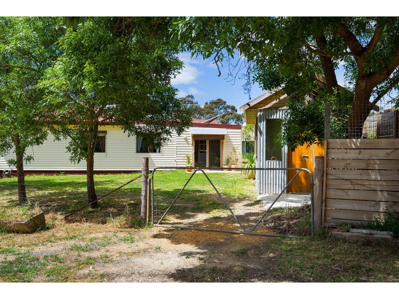 14 Reckleben Street, Castlemaine VIC 3450