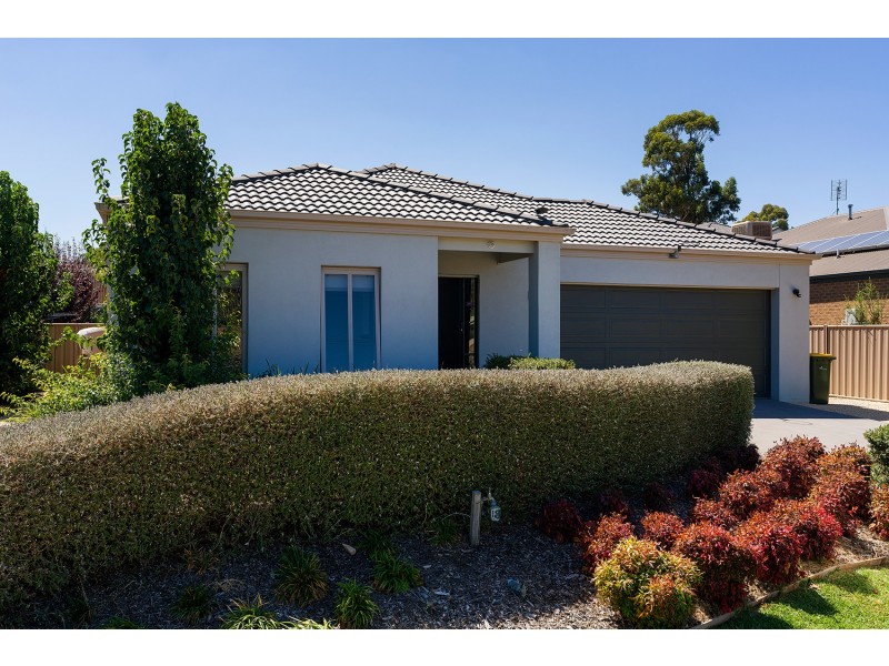 54 Maldon Road, Castlemaine VIC 3450
