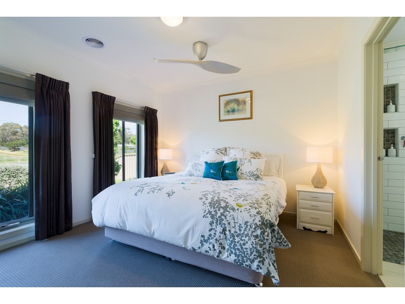 54 Maldon Road, Castlemaine VIC 3450