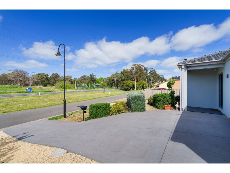 54 Maldon Road, Castlemaine VIC 3450