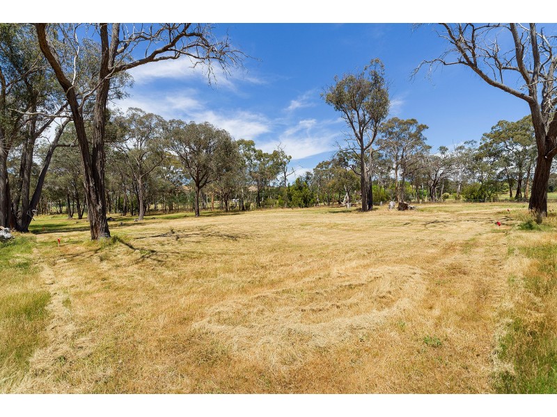 1/30 Finnings Road, Elphinstone VIC 3448