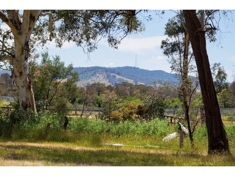 1/30 Finnings Road, Elphinstone VIC 3448