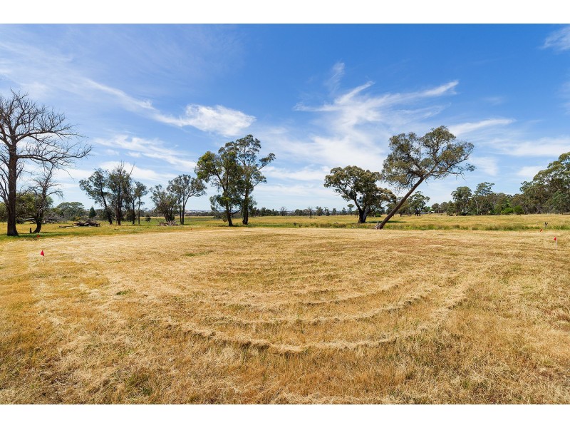 2/2426 Harmony Way, Elphinstone VIC 3448