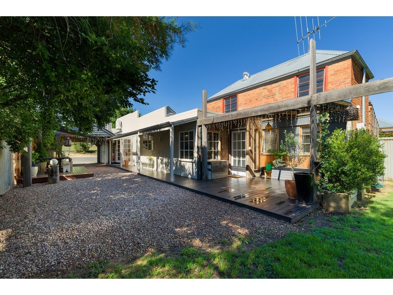 31 Fryers Street, Guildford VIC 3451