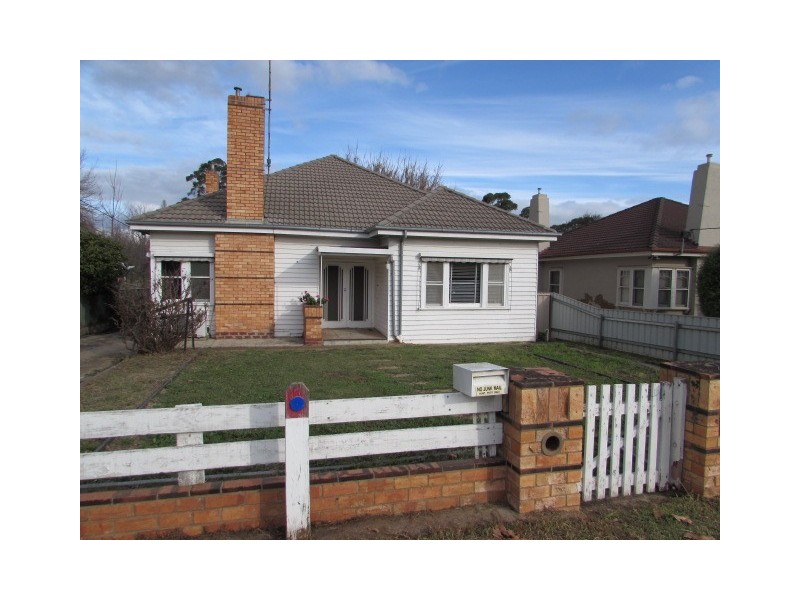90 Forest Street, Castlemaine VIC 3450
