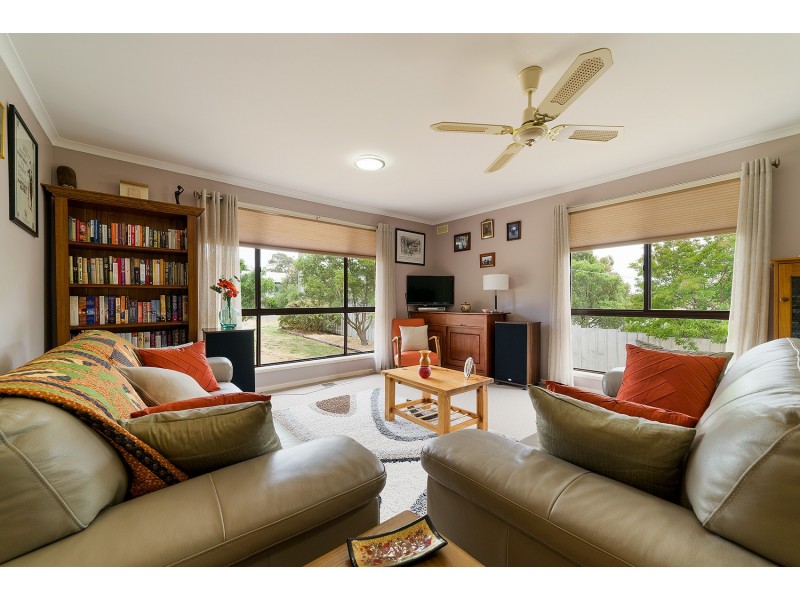 12 Preshaw Street, Castlemaine VIC 3450