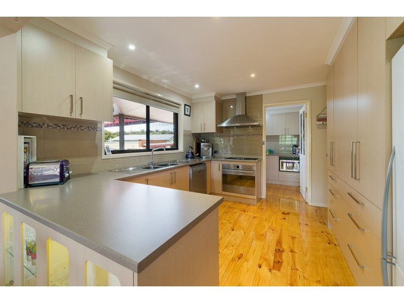 12 Preshaw Street, Castlemaine VIC 3450