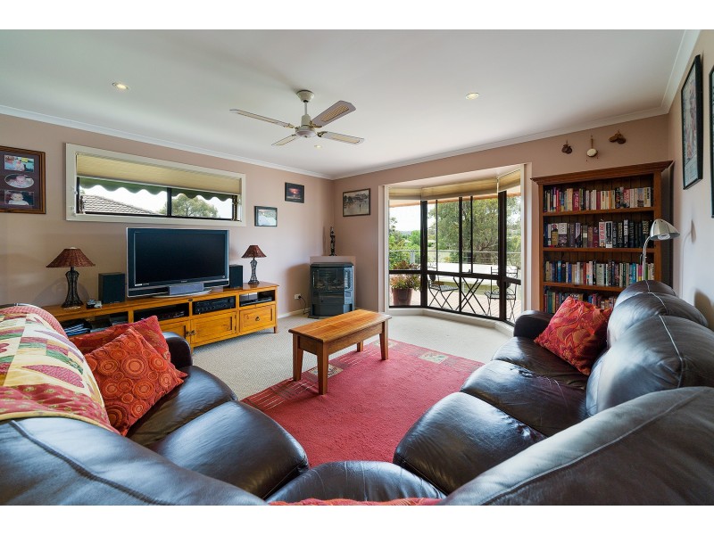 12 Preshaw Street, Castlemaine VIC 3450