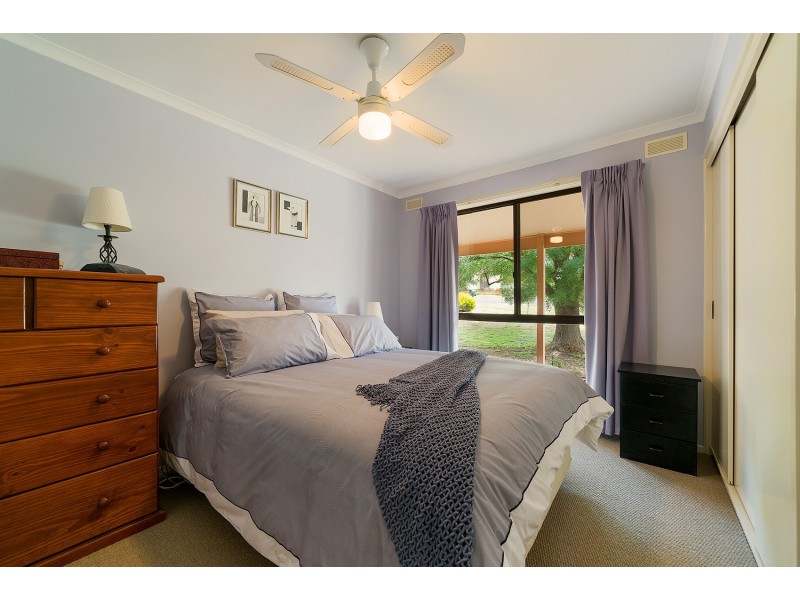 12 Preshaw Street, Castlemaine VIC 3450