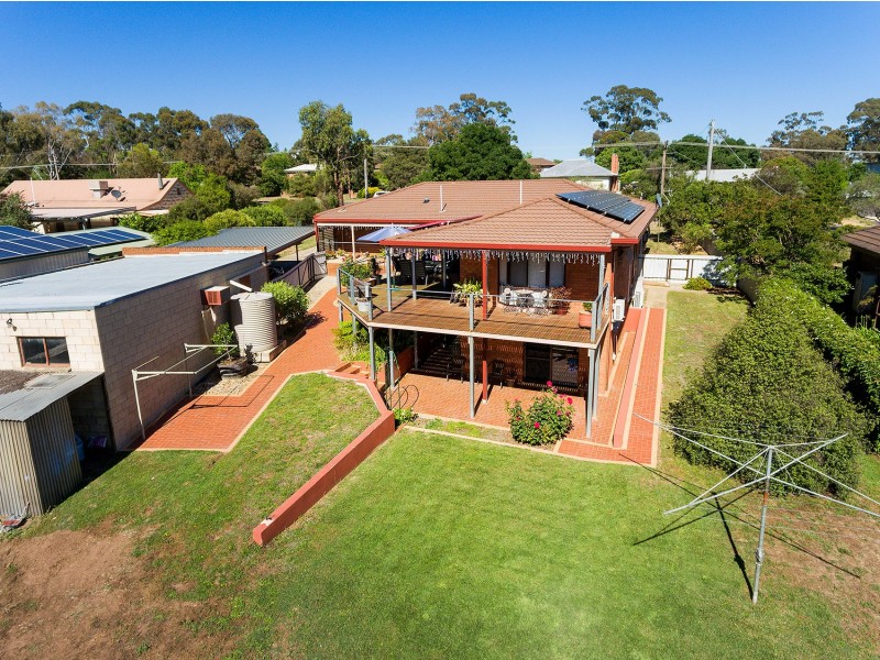 12 Preshaw Street, Castlemaine VIC 3450