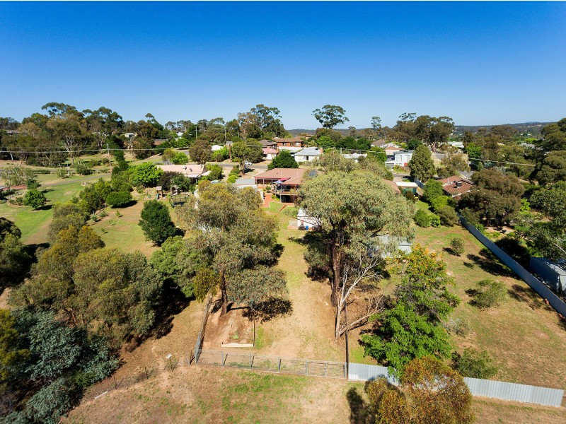 12 Preshaw Street, Castlemaine VIC 3450