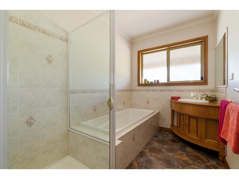 4 Greens Road, Campbells Creek VIC 3451