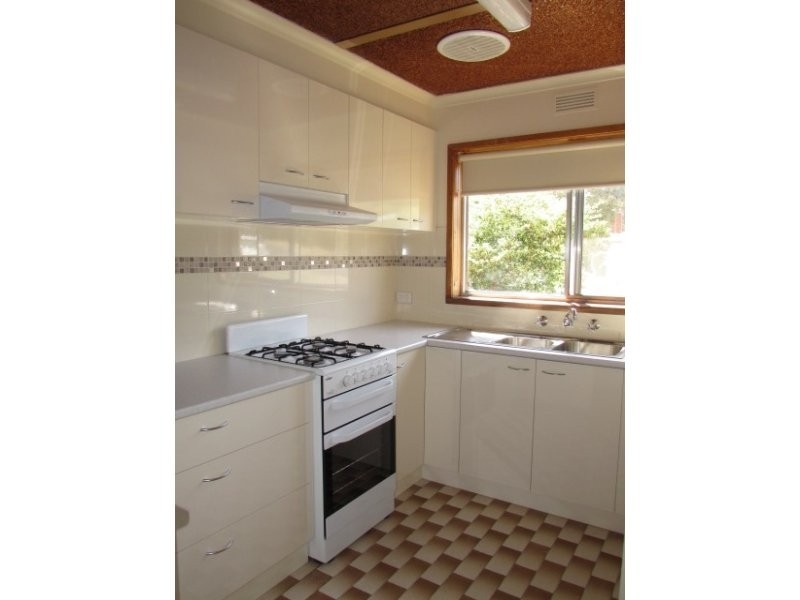 2/66 Berkeley Street, Castlemaine VIC 3450