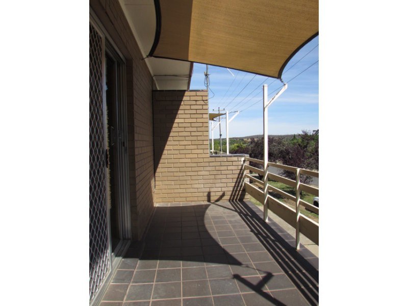 2/66 Berkeley Street, Castlemaine VIC 3450