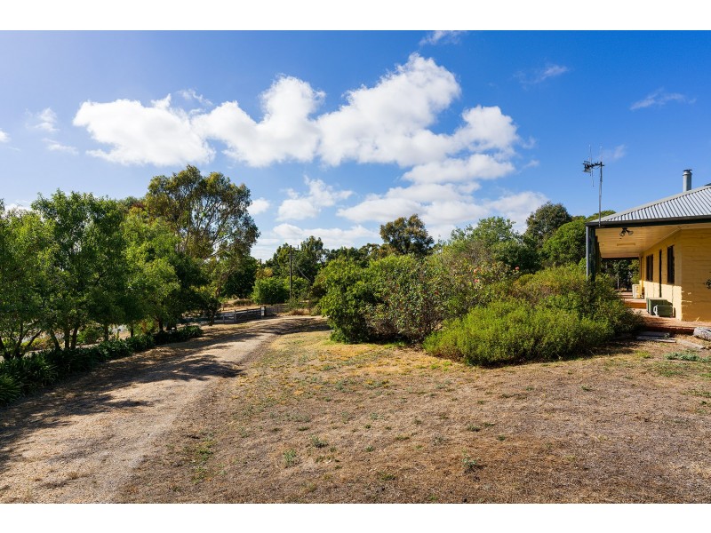 57-59 Reef Street, Maldon VIC 3463