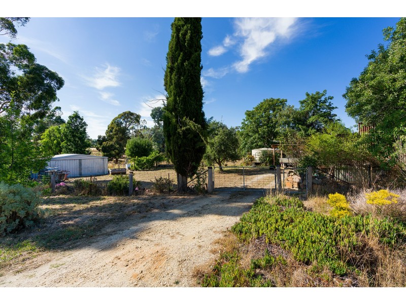 1 Newstead Road, Guildford VIC 3451