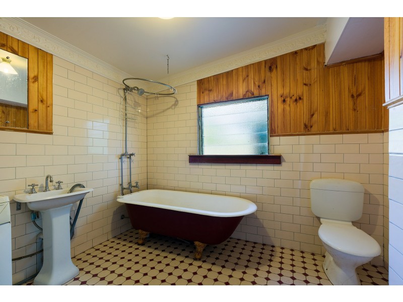 1 Newstead Road, Guildford VIC 3451