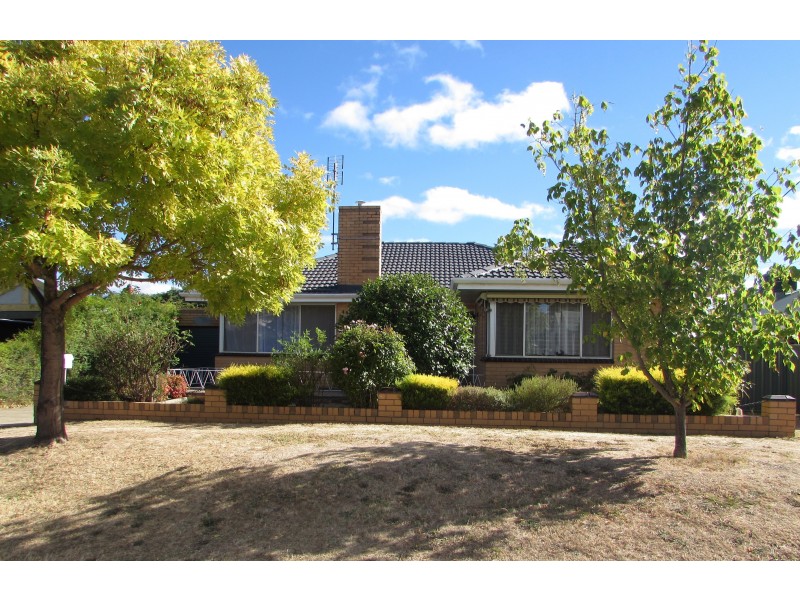 9 Gainsborough Street, Castlemaine VIC 3450