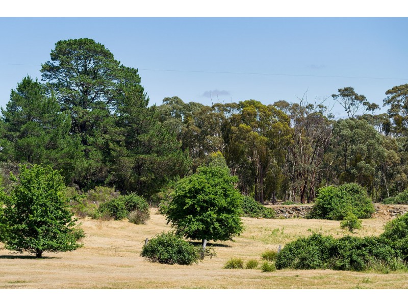 9 White Quartz Road, Fryerstown VIC 3451