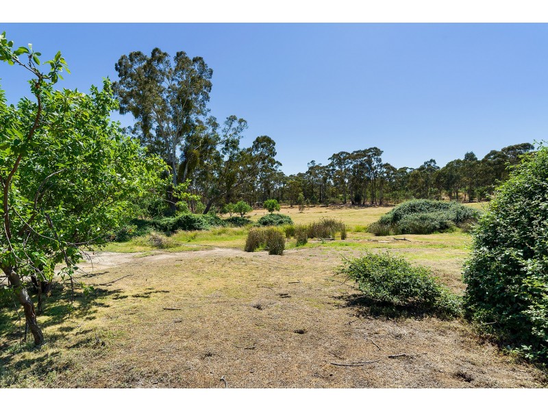 9 White Quartz Road, Fryerstown VIC 3451