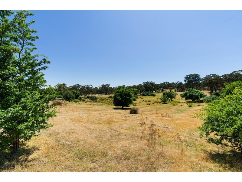 9 White Quartz Road, Fryerstown VIC 3451