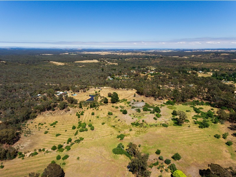 9 White Quartz Road, Fryerstown VIC 3451