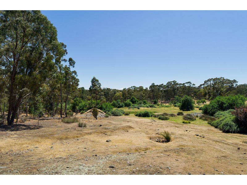 9 White Quartz Road, Fryerstown VIC 3451