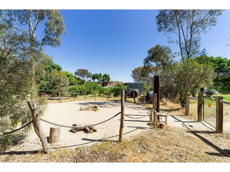 18 Adams Street, Castlemaine VIC 3450